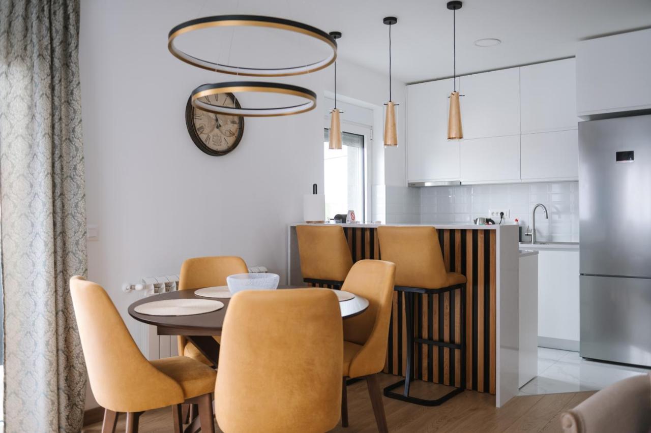 Nika Apartment Surcin