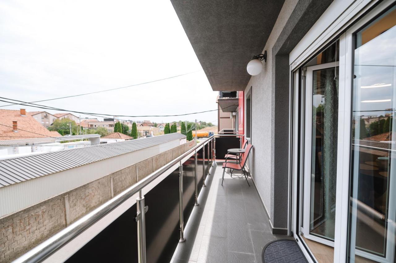 Nika Apartment Surcin
