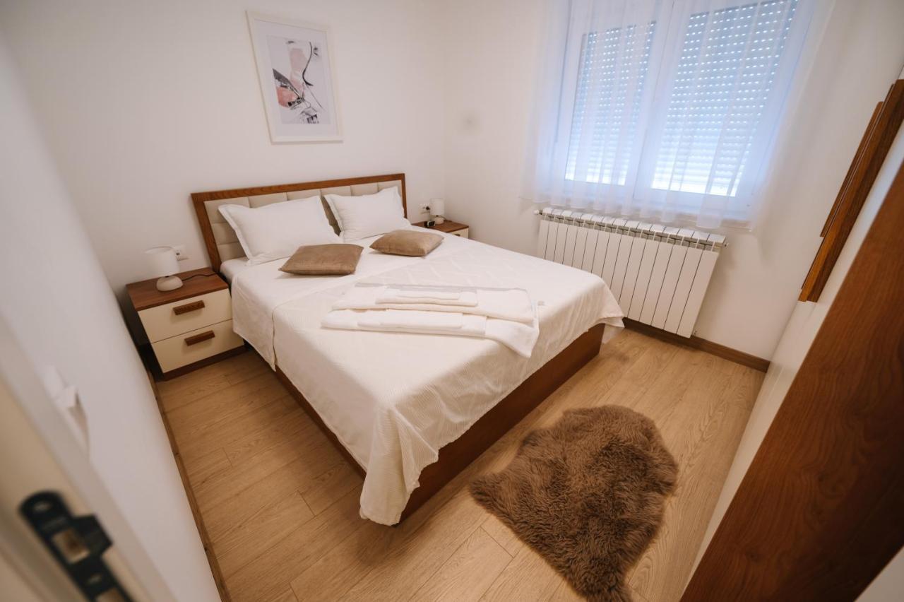 Nika Apartment Surcin